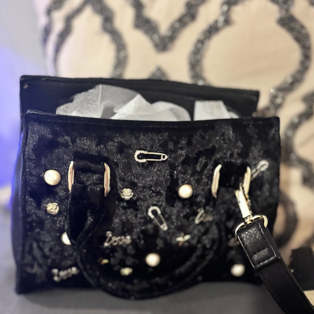 Elegant Black Embellished Handbag